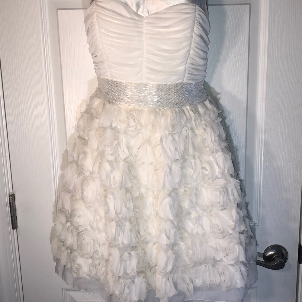 Sequined Hearts White Strapless Dress Size 7